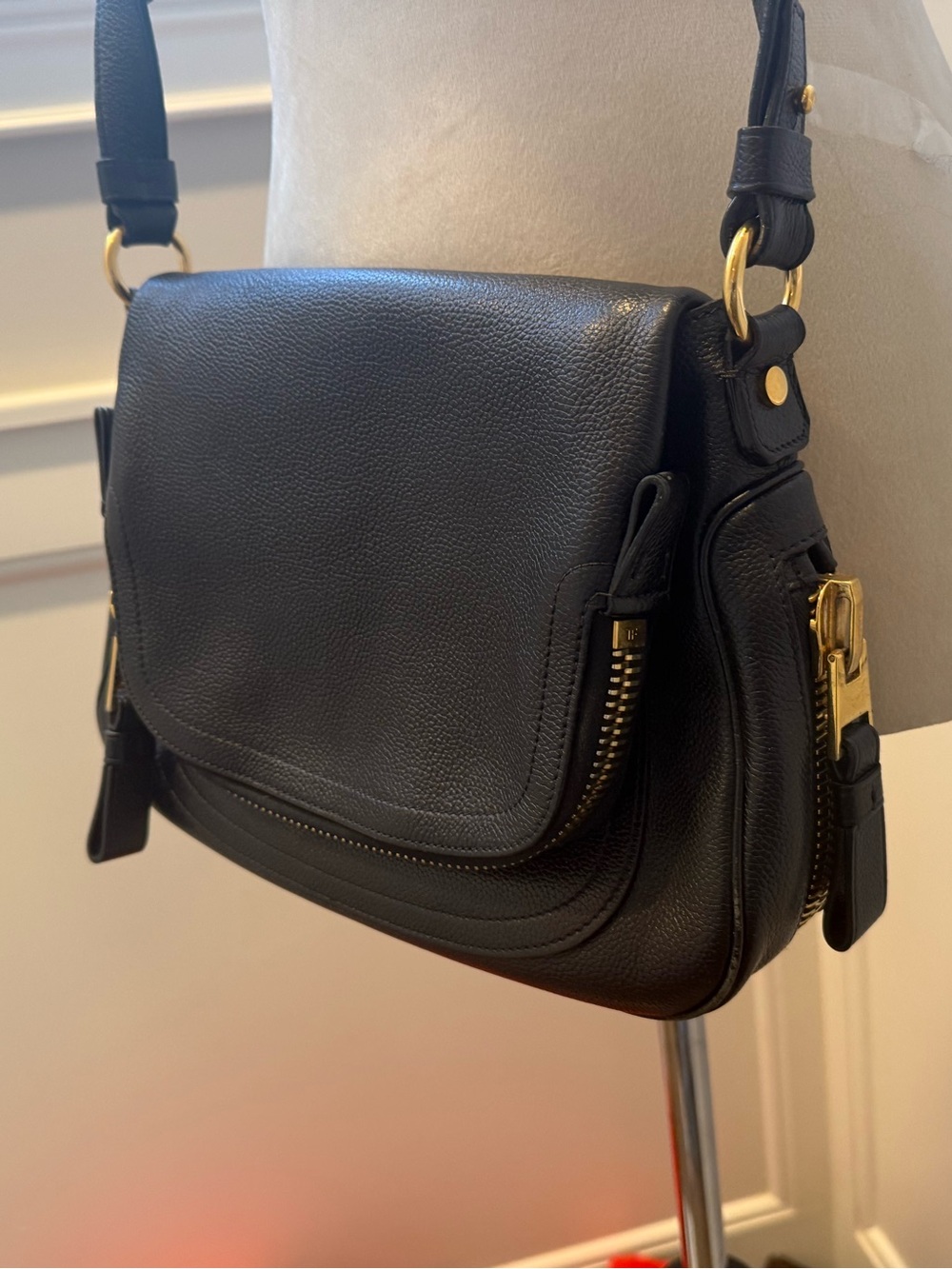 TOM FORD Grained Med Jennifer Crossbody Black Bag- amazing cond -100% auth - Picture 3 of 10